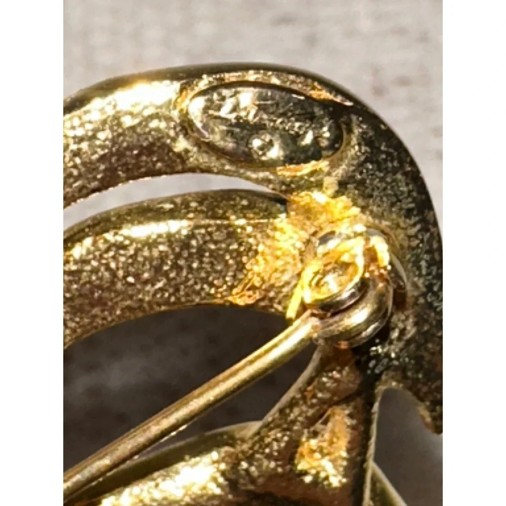 Gold Tone Reindeer Brooch Red Green Enamel Christmas‎ Holiday Pin Women